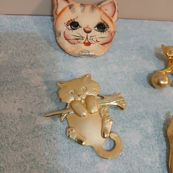 Collection of Four Vintage Cat Brooches - Picture 2 of 4